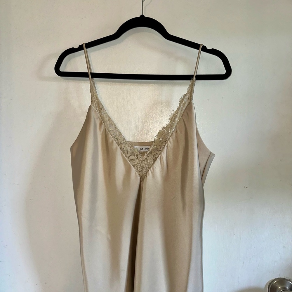 JustFab Cream Lace-Trimmed Chemise